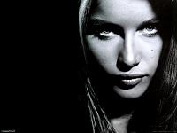 Click image for larger version. 

Name:	Laetitia_Casta_91100101315PM957.jpg 
Views:	3305 
Size:	122.8 KB 
ID:	4174